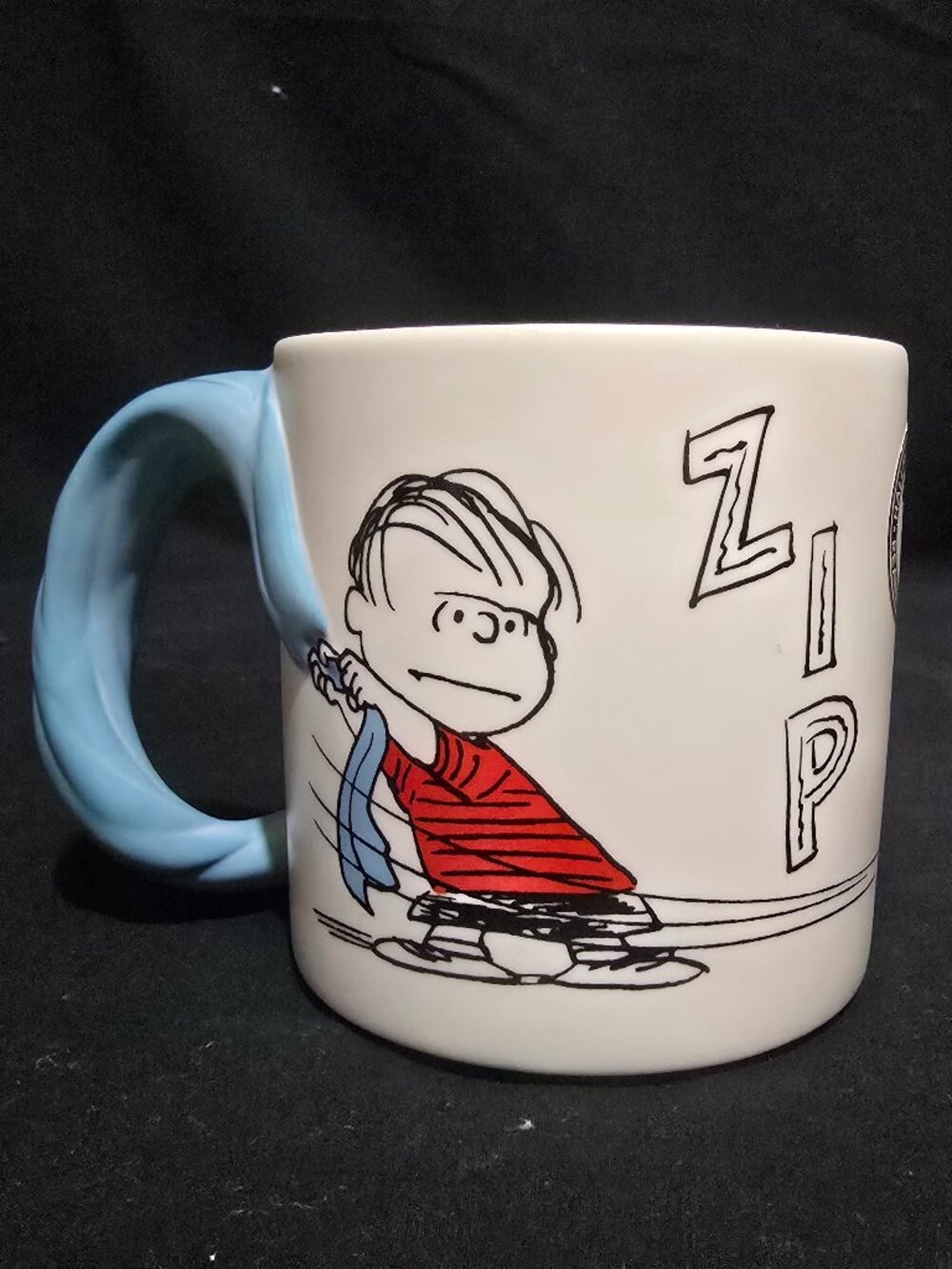 2023 Peanuts Hallmark Linus ZIP Snoopy Blanket Mug